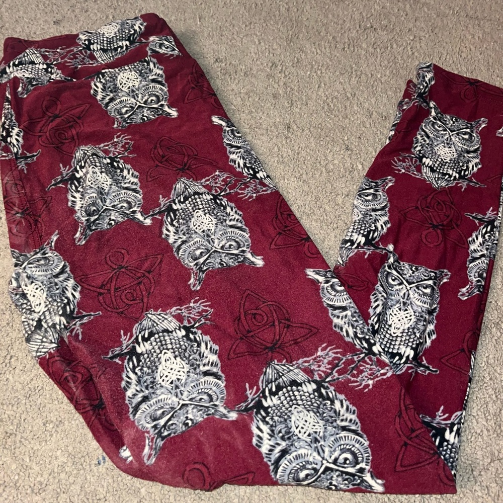 Lularoe Owl Print Leggings in Burgundy one size NWOT